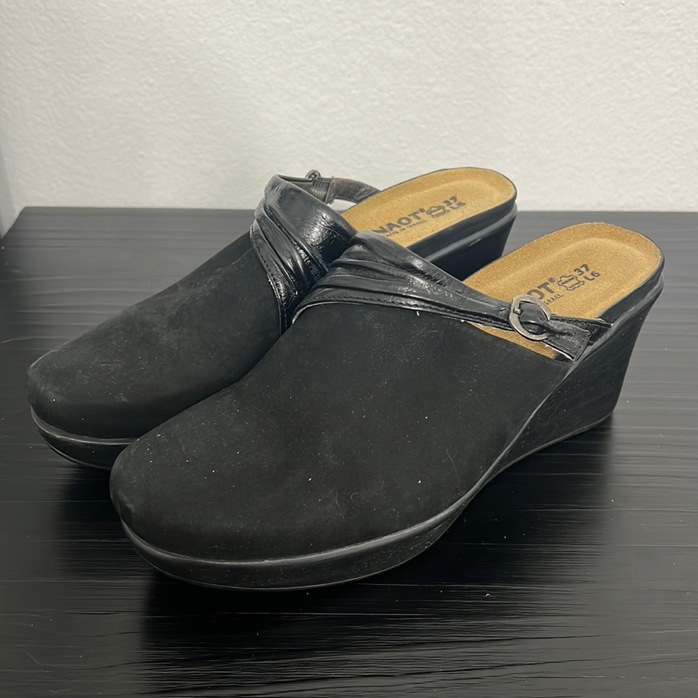 Naot Black Leather Mules Clogs Size 38